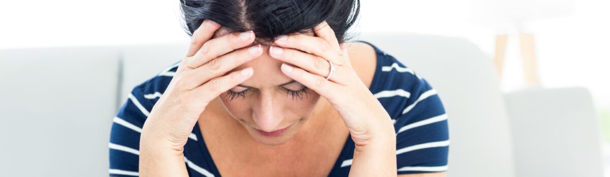 Vrouw die het moeilijk heeft na stoppen met roken